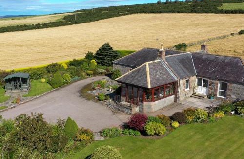 Stonehaven House | Sauchenshaw Cottage