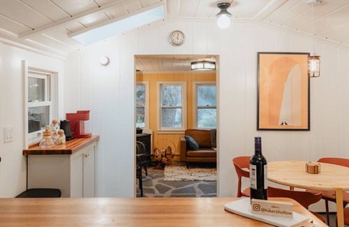 Cuddebackville Cabin | Sauna & Hot Tub Creekfront Oasis · Hikers Hollow