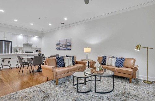 Old West Broad Neighborhood Condo | Savannah Residences|Private Parking|Accessible|2BR
