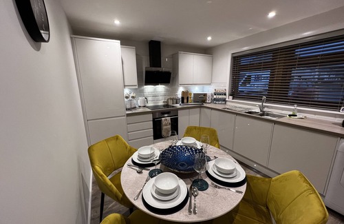 Cullen House | Savour the Seascape! Salt View Cullen Unveils a Coastal Retreat Like No Other.