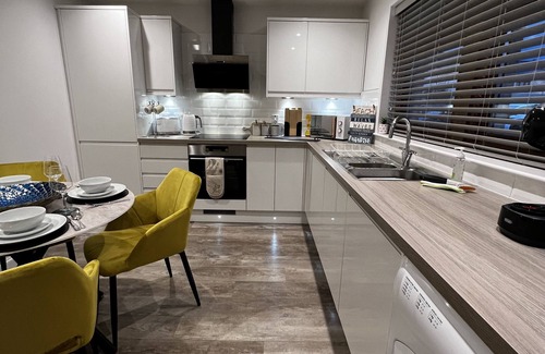 Cullen House | Savour the Seascape! Salt View Cullen Unveils a Coastal Retreat Like No Other.