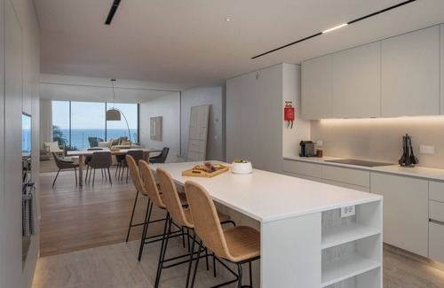 Sao Martinho Apartment | Savoy Monumentalis V – A Retreat in an Icon of Luxury