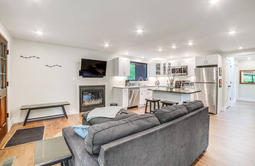 Harbert Cottage | Sawyer Retreat w/Fire Pit < 2 Mi to Beaches!