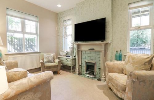 Felixstowe House | Saxon Lodge Cottage