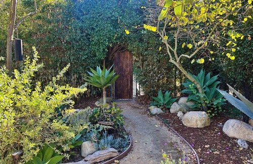 Alta Mesa House | SB Beachside Bungalow, Dog Friendly!