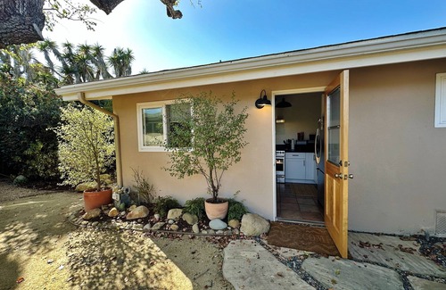 Alta Mesa House | SB Beachside Bungalow, Dog Friendly!