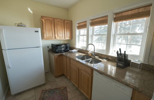 Marysville Condo | Scenic 2 bed, 1.5 bath condo with river views on St. Clair River - U2