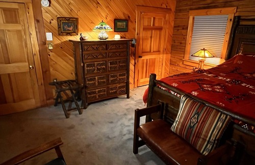 Vermontville Cabin | SCENIC ADIRONDACK LAKEFRONT LOG HOME, TWO SKI MOUNTAINS, SNOWMOBILE TRAILS