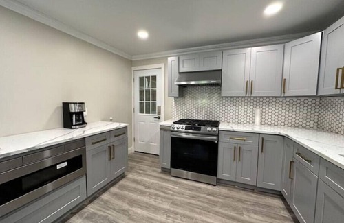 South New Berlin House | Scenic CountryHouse on 122 acresn