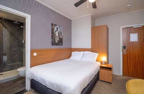 Made Hotel | Scenic Cycling & Outdoors Near Amazing Family Room in Made | Onsite Dining
