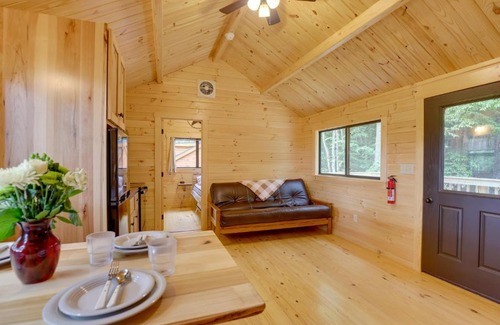 Cowanesque House | Scenic Deck and Grill Middlebury Center Retreat!