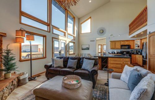 Baderville House | Scenic Flagstaff Home with Hot Tub and Mountain Views
