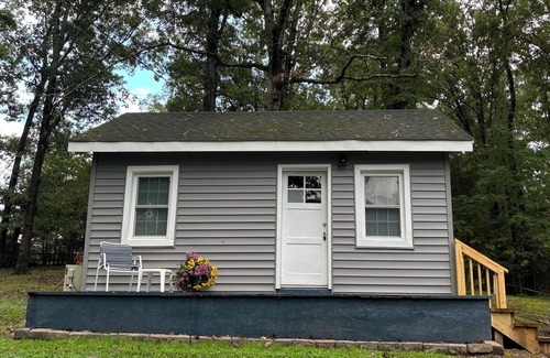 Farmville Cabin | Scenic guest house in great location in Farmville, VA