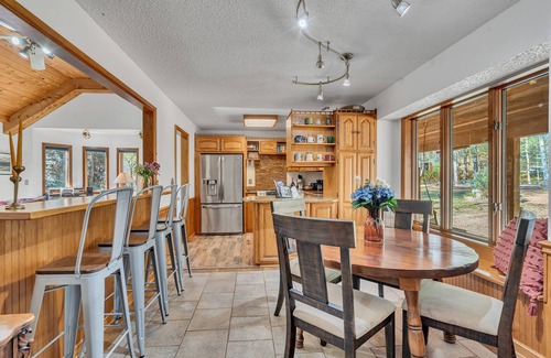 Giles County Cabin | Scenic Hidden Gem: Private Pool, Golf & Fishing on Peaceful 42 Acres
