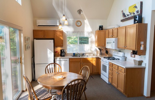 West Glacier House | Scenic House Located At The Doorstep to West Glacier National Park Entrancen