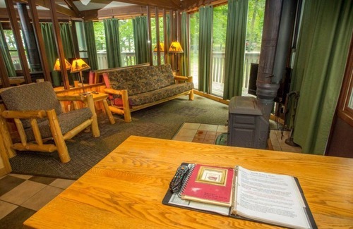 Puposky Cabin | Scenic Lakeside Octagon - Lake Views & Rustic Wood Stove