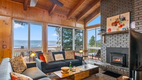 Fawnskin House | Scenic North Shore Stay w Games Near Snow Summit Lakeview Lodge by AvantStay