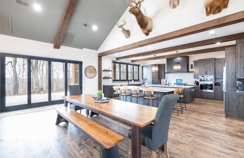 Marion Cabin | Scenic River Front Lodge With A Fire Pit And Outdoor Kitchen