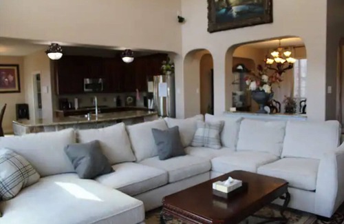 Northwest Carrollton House | Scenic Spacious Patio Pond View, Pool Table, Gym, Spa Whirlpool Tub 5 Bed Room