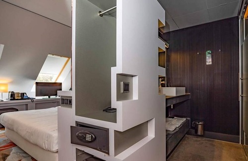 Uden Hotel | Scenic Stay by Bevrijdingspark Trails Free Parking in Peaceful Uden