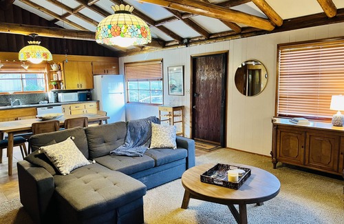 Union Cabin | Scenic View Cabin Near Alderbrook Resort