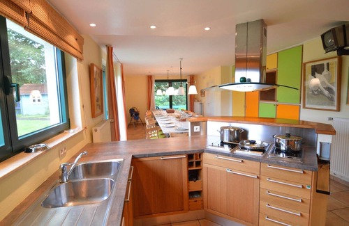 Walk Villa | Scenic Villa near Lake View
