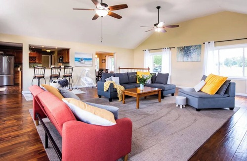 Warsaw Cottage | Scenic Waterfront Oasis: Pet-friendly : Near ARK