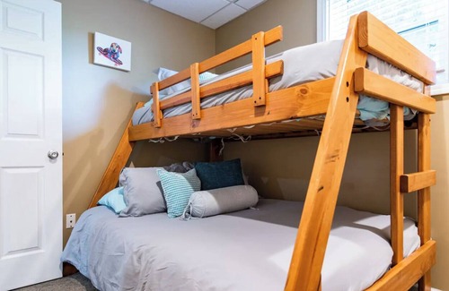 Warsaw Cottage | Scenic Waterfront Oasis: Pet-friendly : Near ARK
