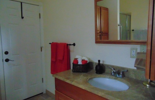 Canby House | Scenic Willamette Valley Location; Peaceful country retreat