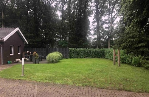 Bippen Apartment | Schöne Ferienwohnung mit Terrasse für 4 Pers