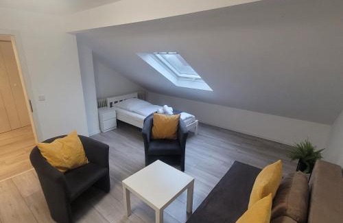 Oftersheim Apartment | Schöne FeWo nähe Schwetzingen-Hockenheim