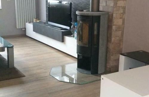 Flegessen Apartment | Schöne offene Ferienwohnung mit großer Terrasse.
