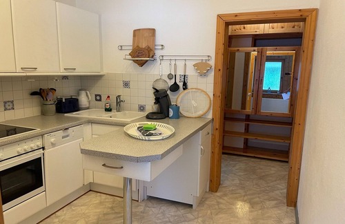 Hof Redentin Apartment | Schöne Wohnung in einem reetgedeckten Bauernhaus