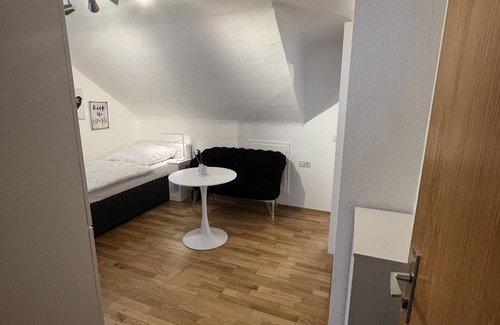 Grimmelfingen Apartment | Schönes Zimmer mit Integriertem Bad - Ideal für Geschäftsreisen