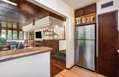 Midland House | Schambra House:Rare architecture