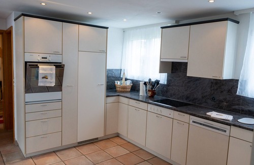 Neu St Johann Ski Chalet | Schlafen zur Brauerei St. Johann 6.5-room holiday home in the village centre