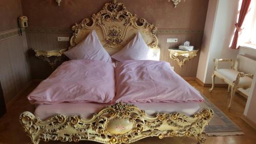 Adelsheim Hotel | Schloss Sennfeld - Hotel & Veranstaltungsort -
