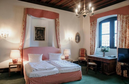 Jagsthausen Hotel | Schlosshotel Götzenburg
