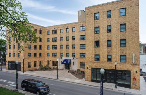 State College Hotel | Scholar State College, Tapestry Collection by Hilton