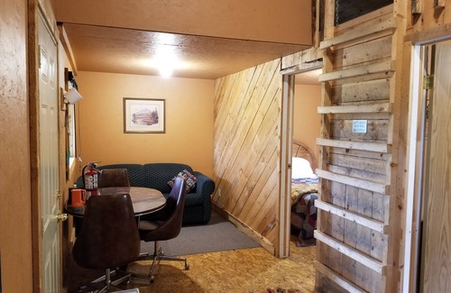 Sundre Hotel | Schott’s Lake Conference & Resort