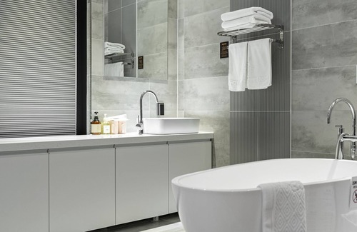 Cheonan Hotel | Schweizer Dorf Hotel