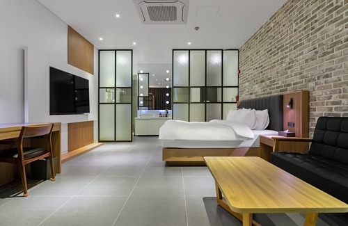 Cheonan Hotel | Schweizer Dorf Hotel