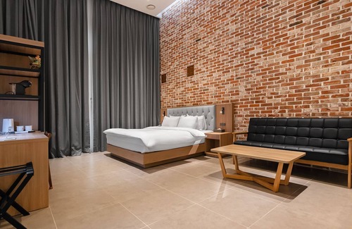 Cheonan Hotel | Schweizer Dorf Hotel
