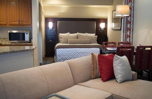 Arcadia Apartment | Scottsdale Camelback Resort Spacious Studio with Picnic Area