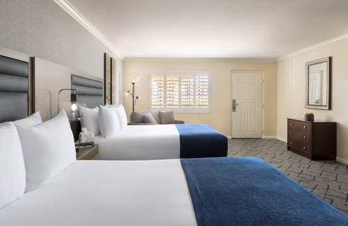 South Scottsdale Resort | Scottsdale Plaza Resort