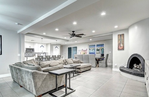 Shea North Estates House | Scottsdalestays: 9BR/6BA Luxury Estate with Pool, Hot Tub & Resort Amenities