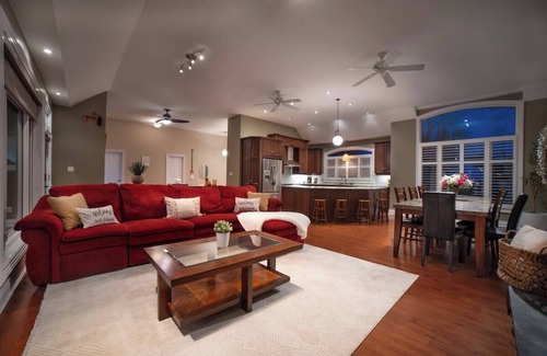 Scugog House | Scugog Lakeside Retreat w Outdoor Dome & Hot Tub