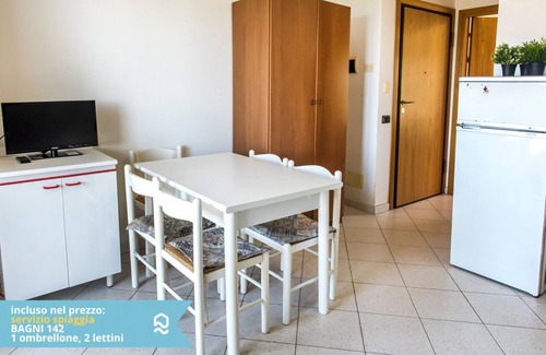 Senigallia Apartment | SE002 - Senigallia, seafront one bedroom apartment with beach