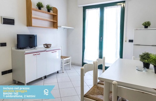 Senigallia Apartment | SE008 - Senigallia, one bedroom apartment on the sea with beach