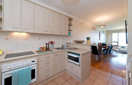 Glenelg North Cottage | Sea At Your Doorstep - Perfect Beach Holiday